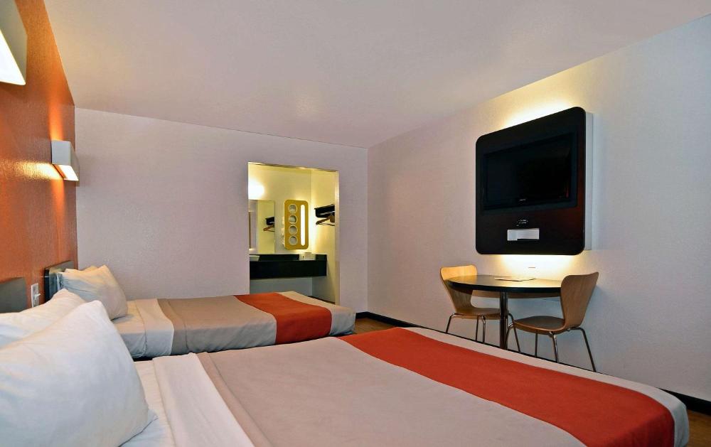 Quadruple Room - Non-Smoking interior